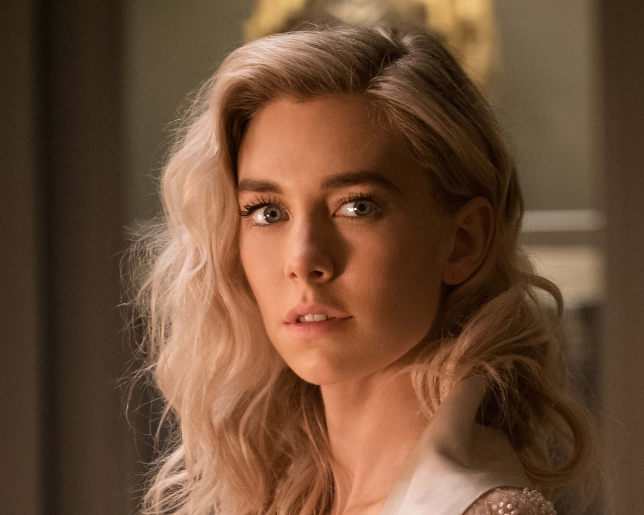 Красивая блондинка, актриса Ванесса Кирби