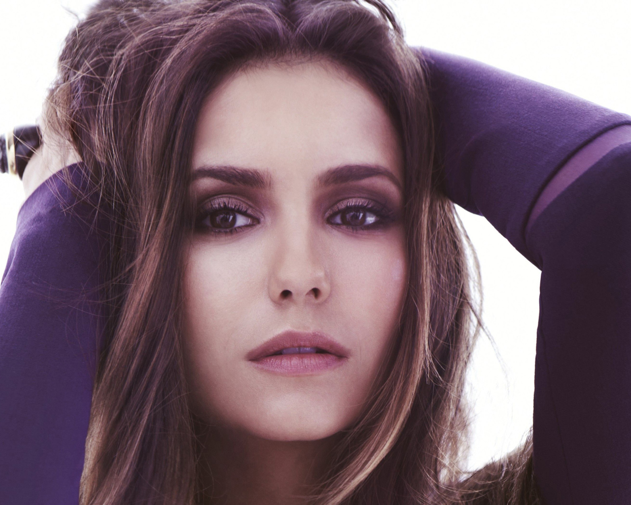 Канадская актриса Нина Добрев