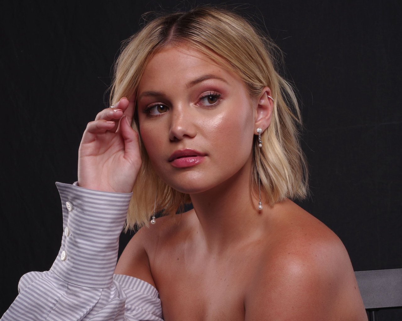 Нежная красивая актриса Оливия Холт