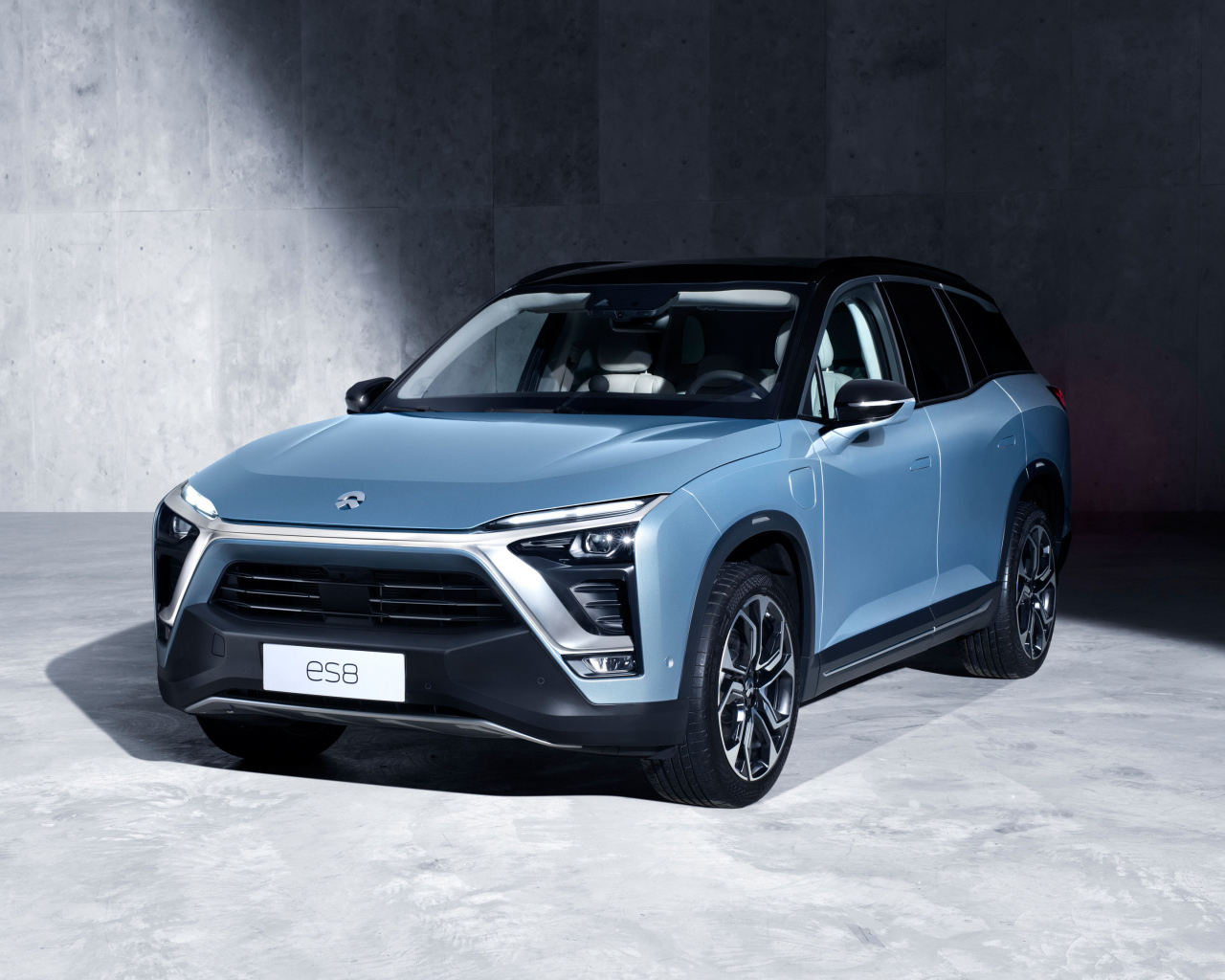 Электрический внедорожник NIO ES8, 2018