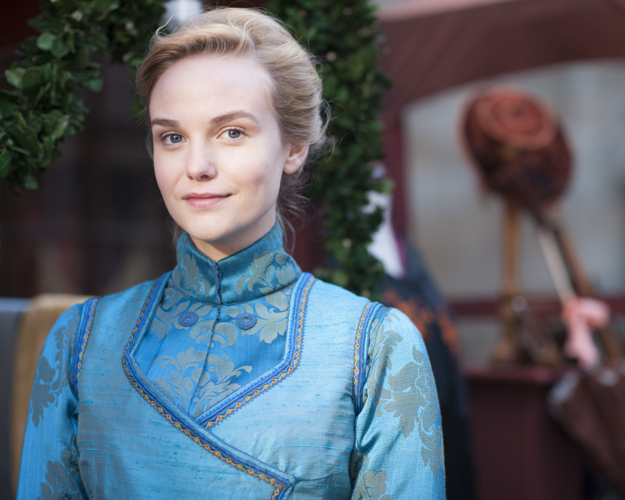 Шотландская актриса Джоанна Вандерхем в красивом наряде