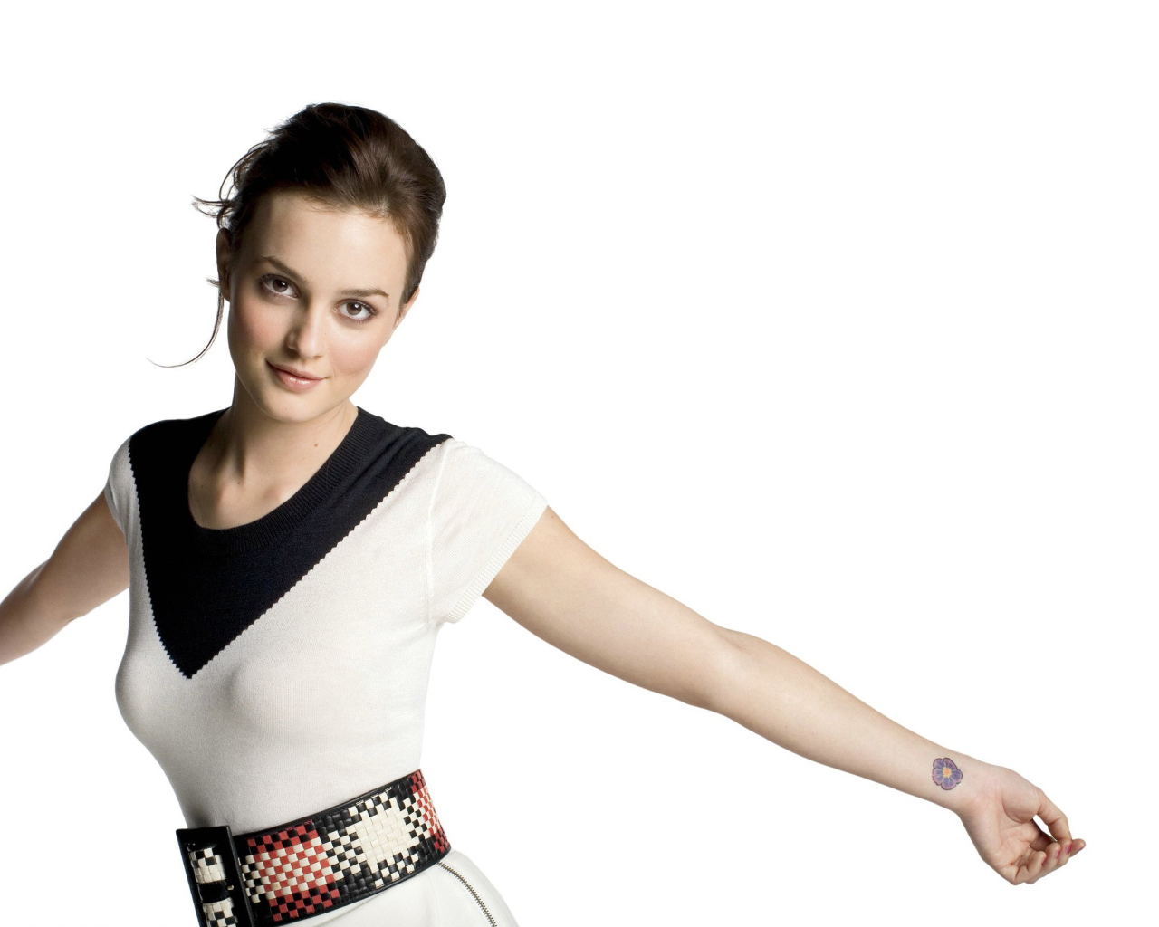 Молодая актриса Лейтон Мистер фото на белом фоне