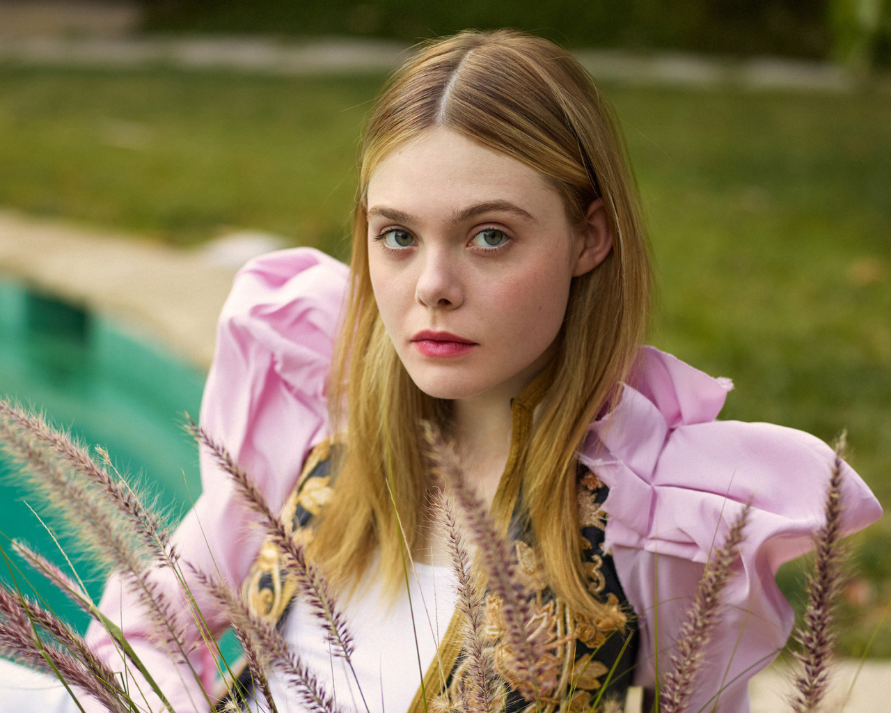 Молодая блондинка актриса Эль Фэннинг