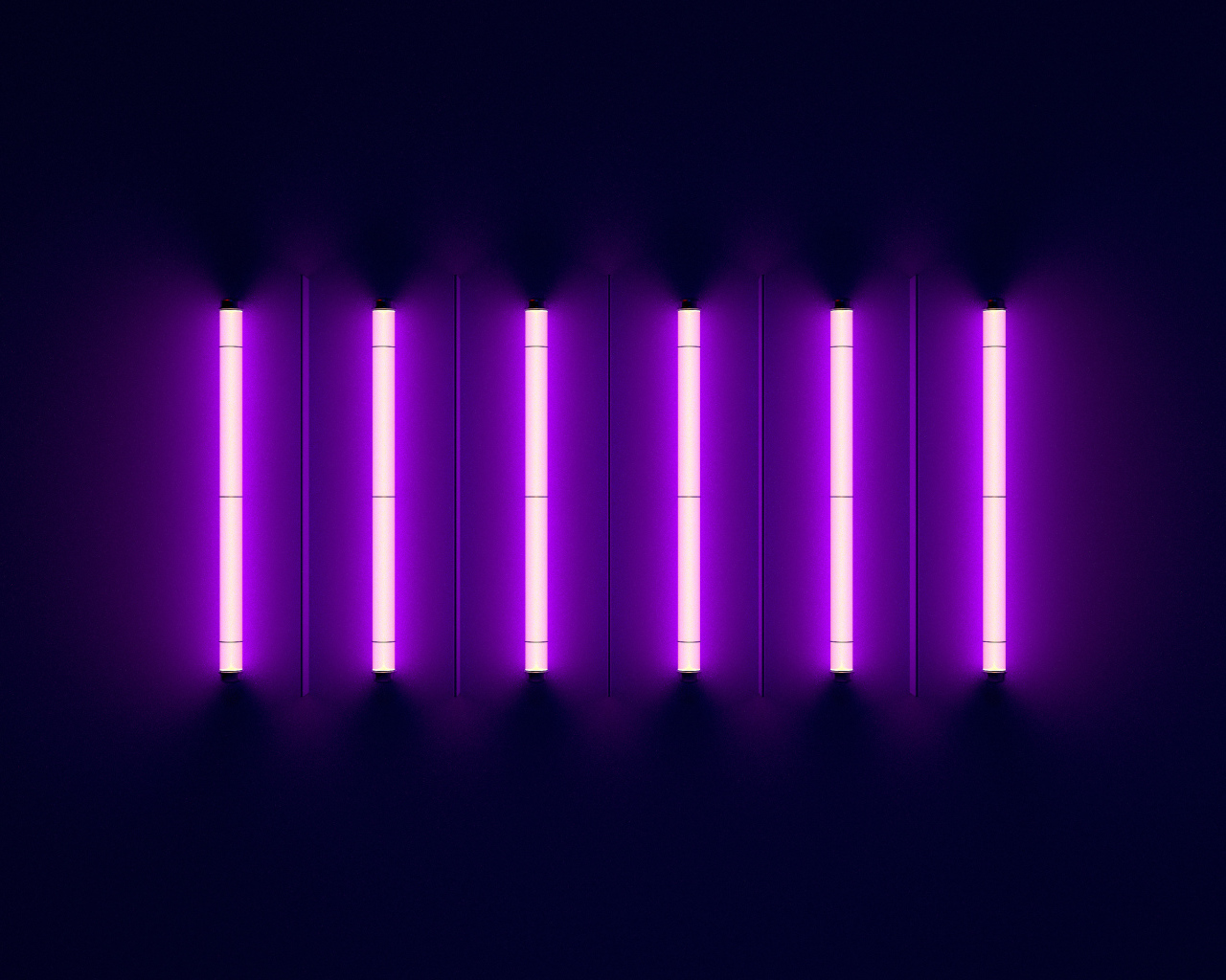 Неоновые светящиеся лампы на синем фоне