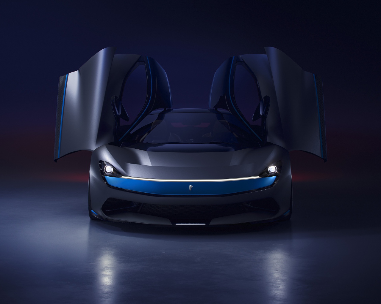 Автомобиль Pininfarina Battista 2019 года с открытыми дверями