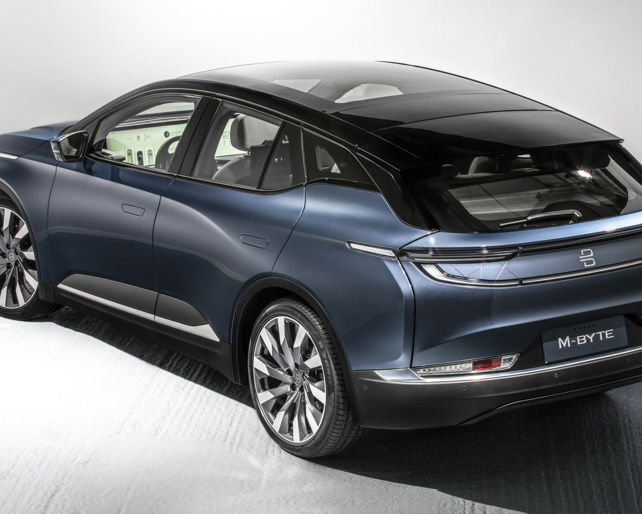 Автомобиль BYTON M-Byte 2020 года вид сзади