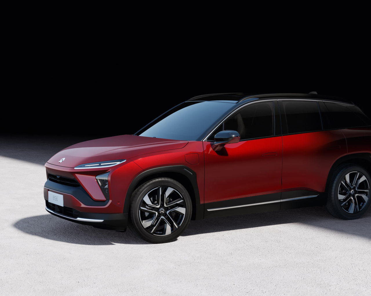 Бордовый автомобиль NIO ES6 2019 года