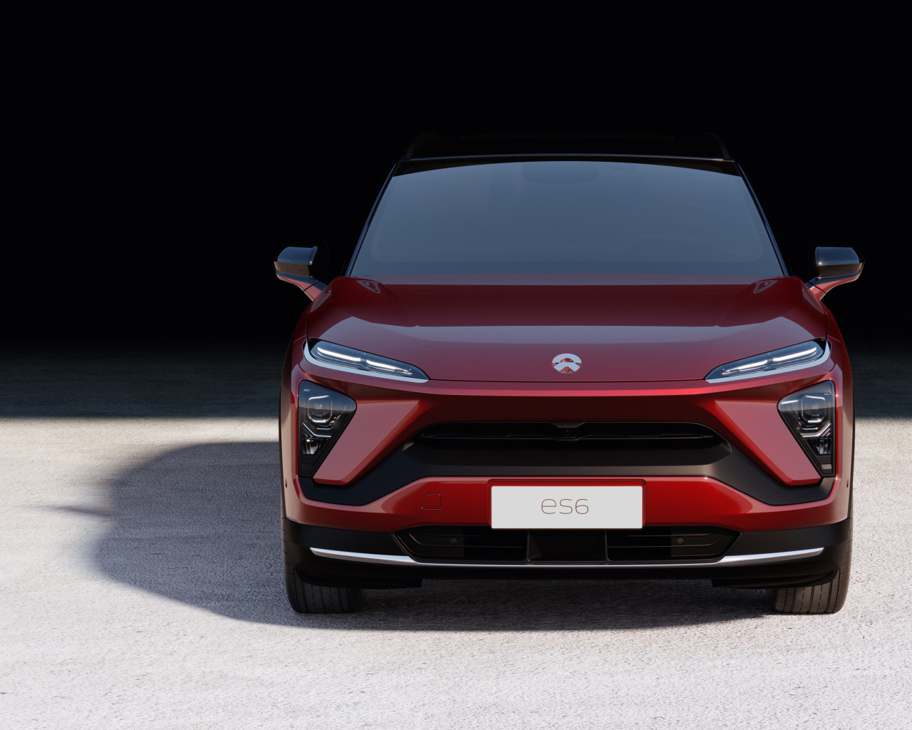 Бордовый автомобиль NIO ES6 2019 года вид спереди