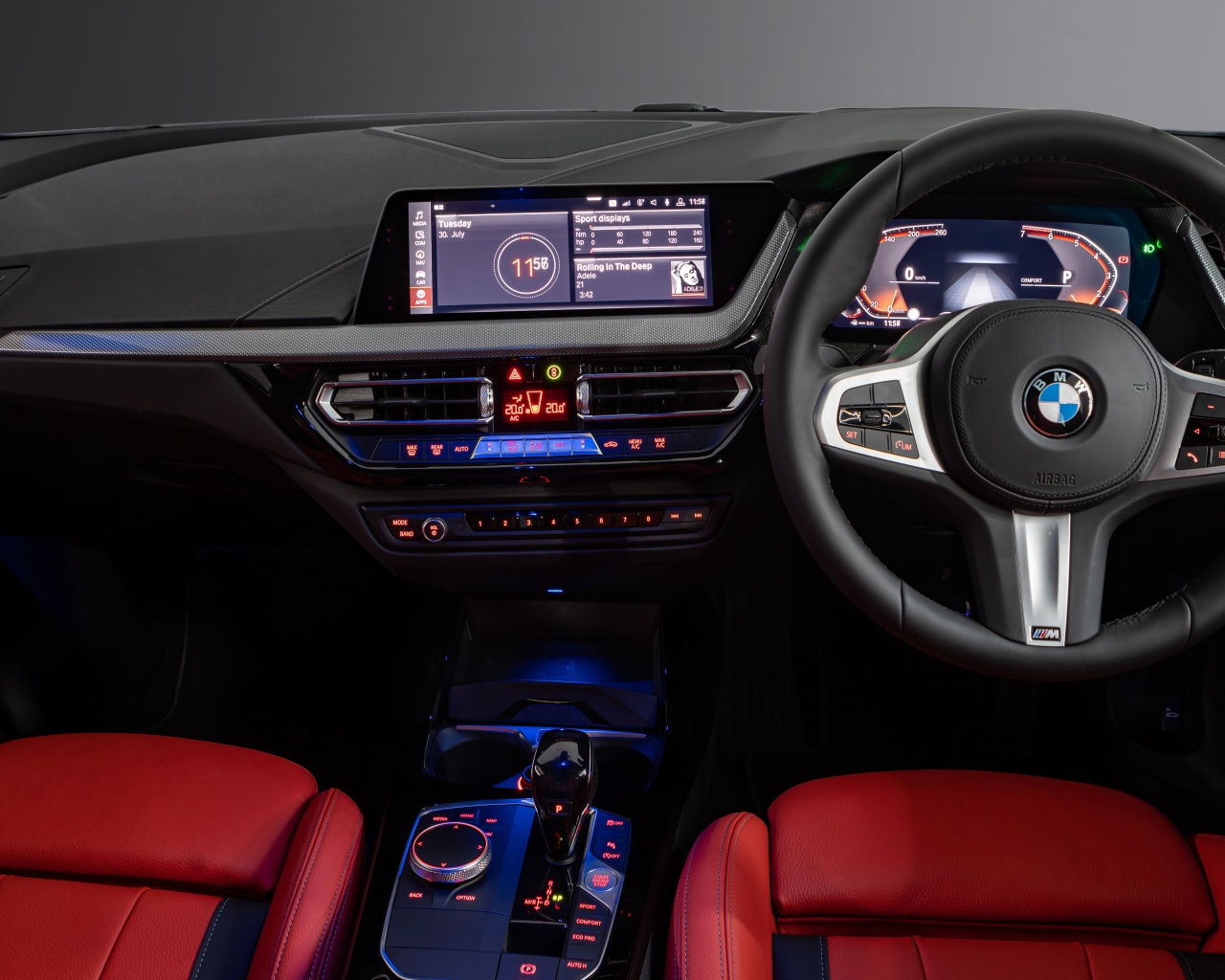 Салон автомобиля BMW 118i M Sport 2019 года