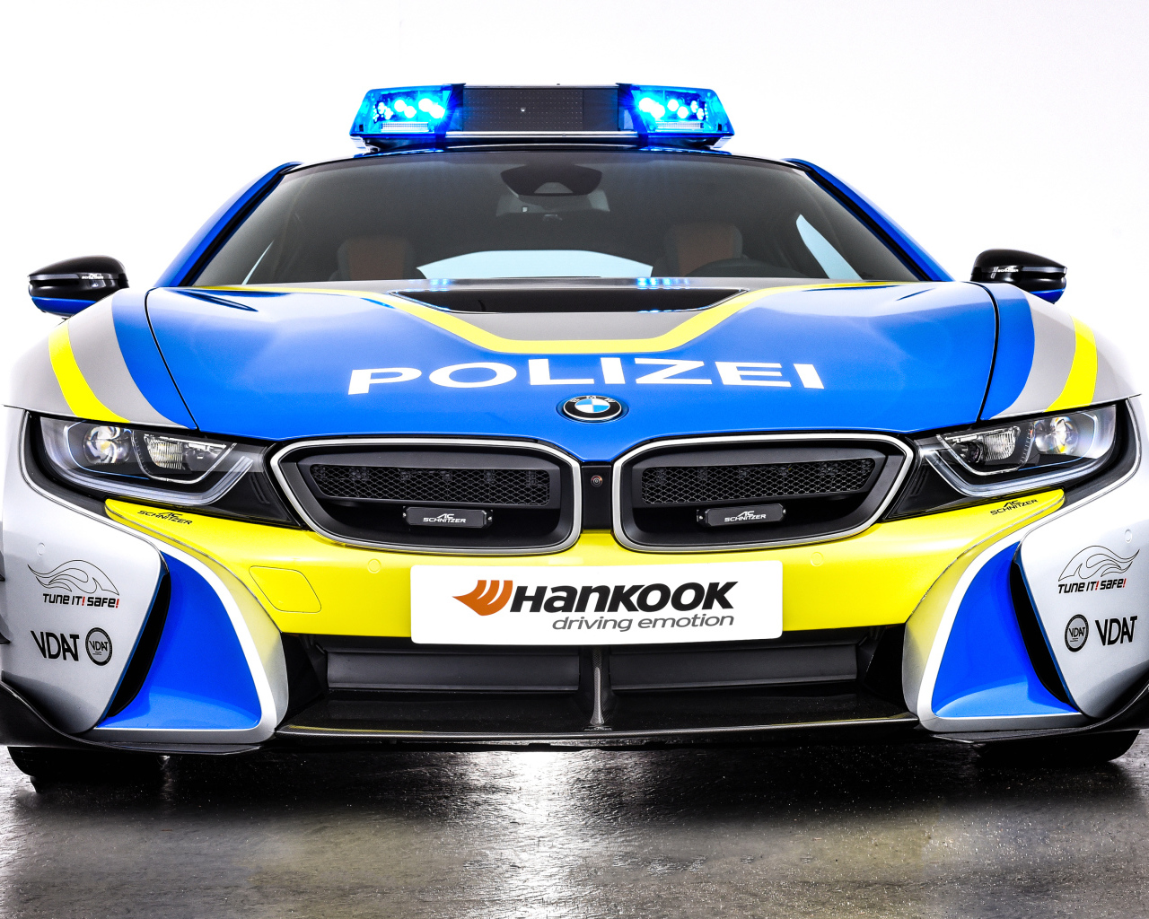 2019 BMW I8 car front view