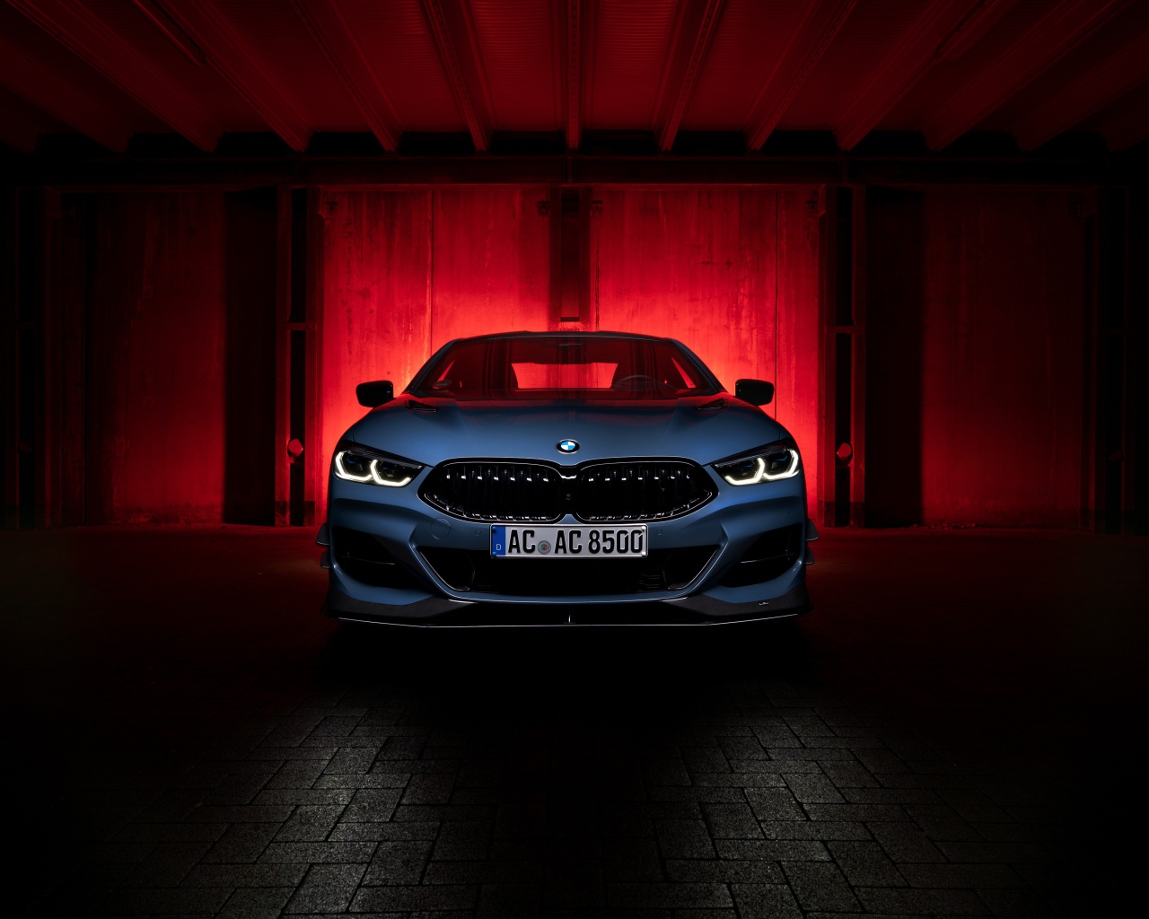 Автомобиль BMW I8 AC Schnitzer ACS8 с красной подсветкой