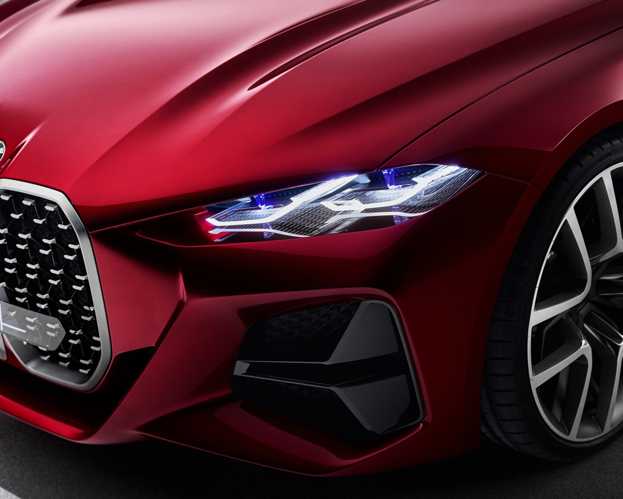 Колесо и фары автомобиля BMW Concept 4 2019 года