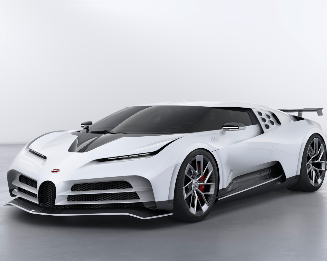 Спортивный автомобиль Bugatti Centodieci 2019 года