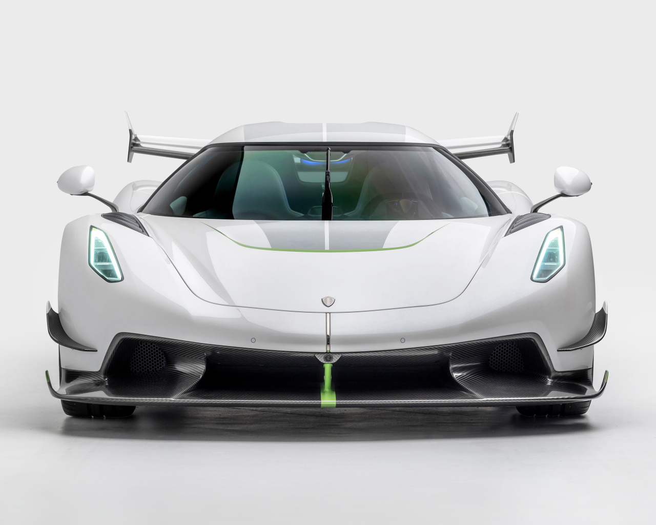 Быстрый спортивный автомобиль Koenigsegg Jesko 