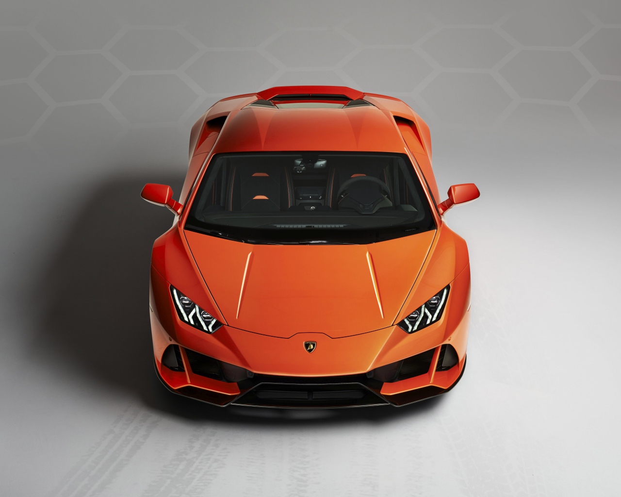 Оранжевый Lamborghini Huracan EVO 2019