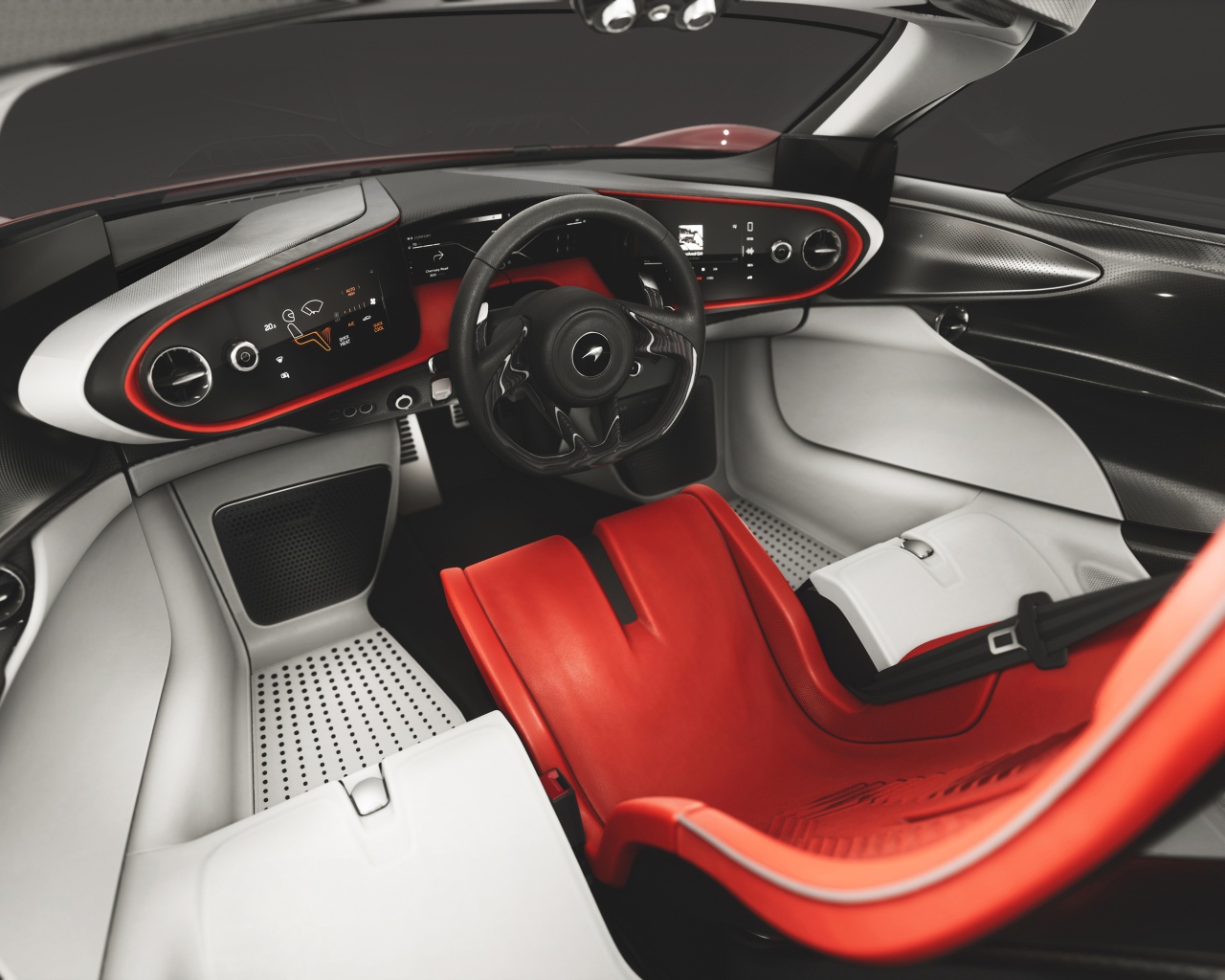 Салон автомобиля McLaren Speedtail 2019 года