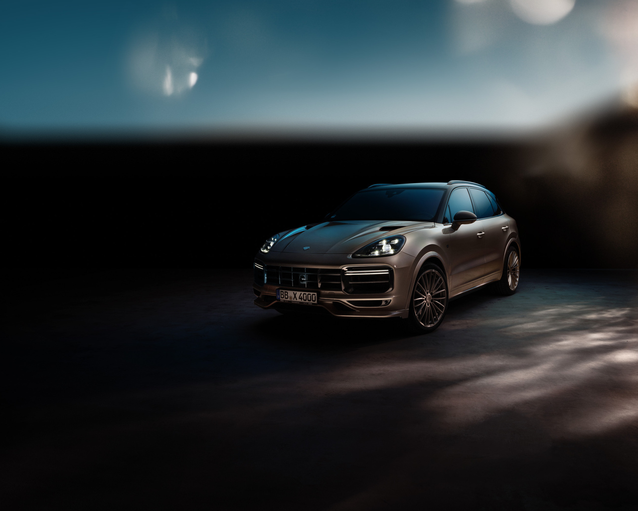 Коричневый внедорожник Porsche Cayenne Turbo, 2018 года