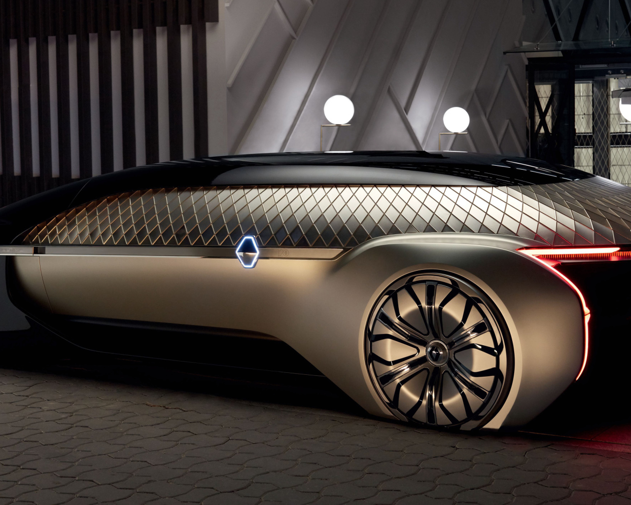 Стильный автомобиль Renault EZ-Ultimo 2018 года