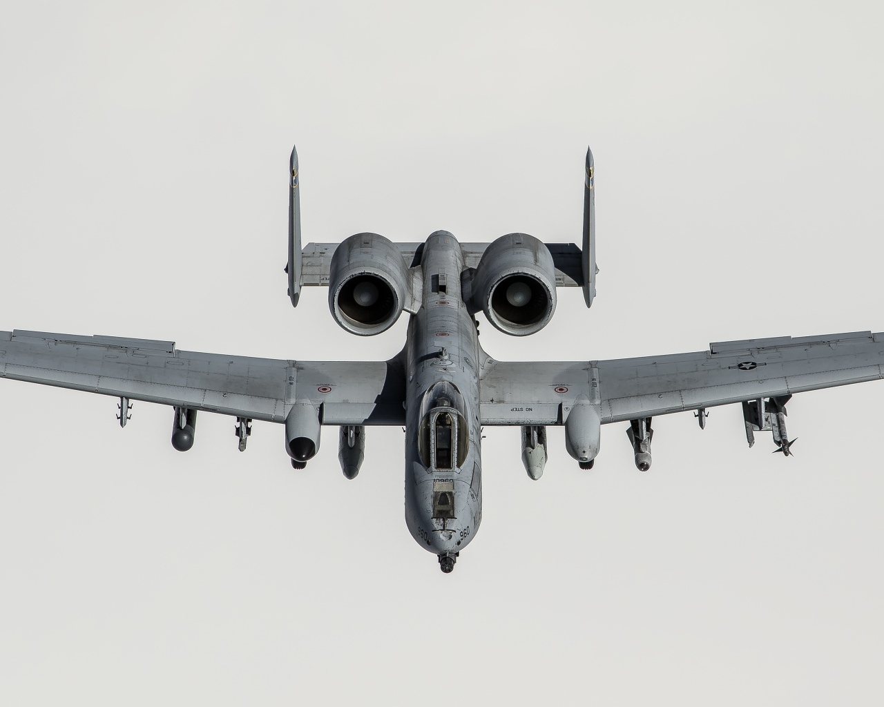 Американский штурмовик Фэйрчайлд Рипаблик A-10 «Тандерболт» II  в небе