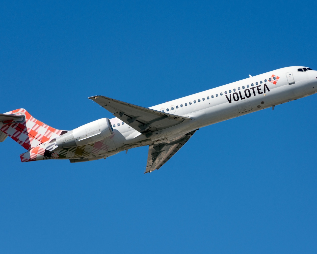 Большой пассажирский  Boeing 717-200 авиакомпании Volotea 