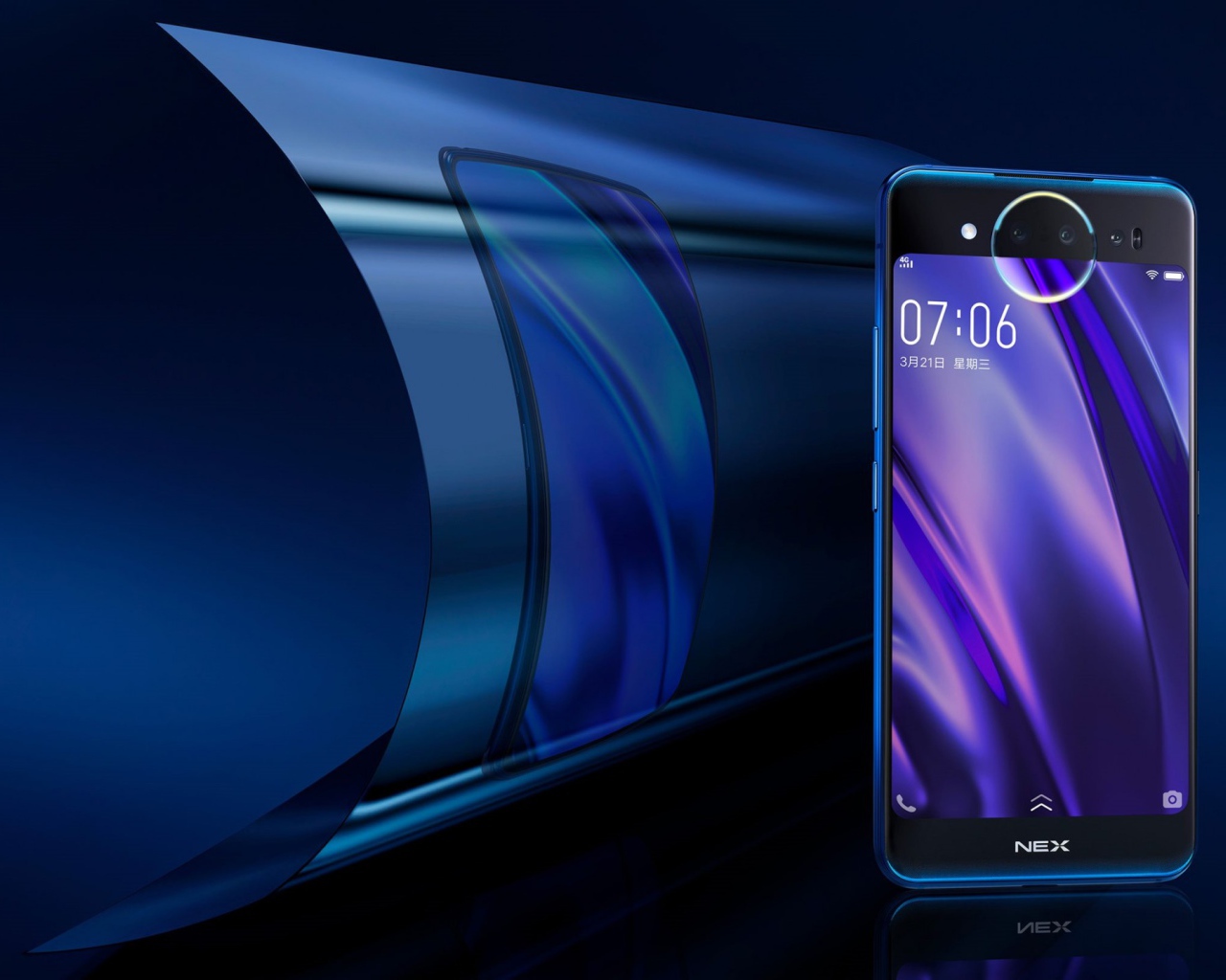 Новый красивый тонкий смартфон Vivo NEX Dual Display Edition на синем фоне