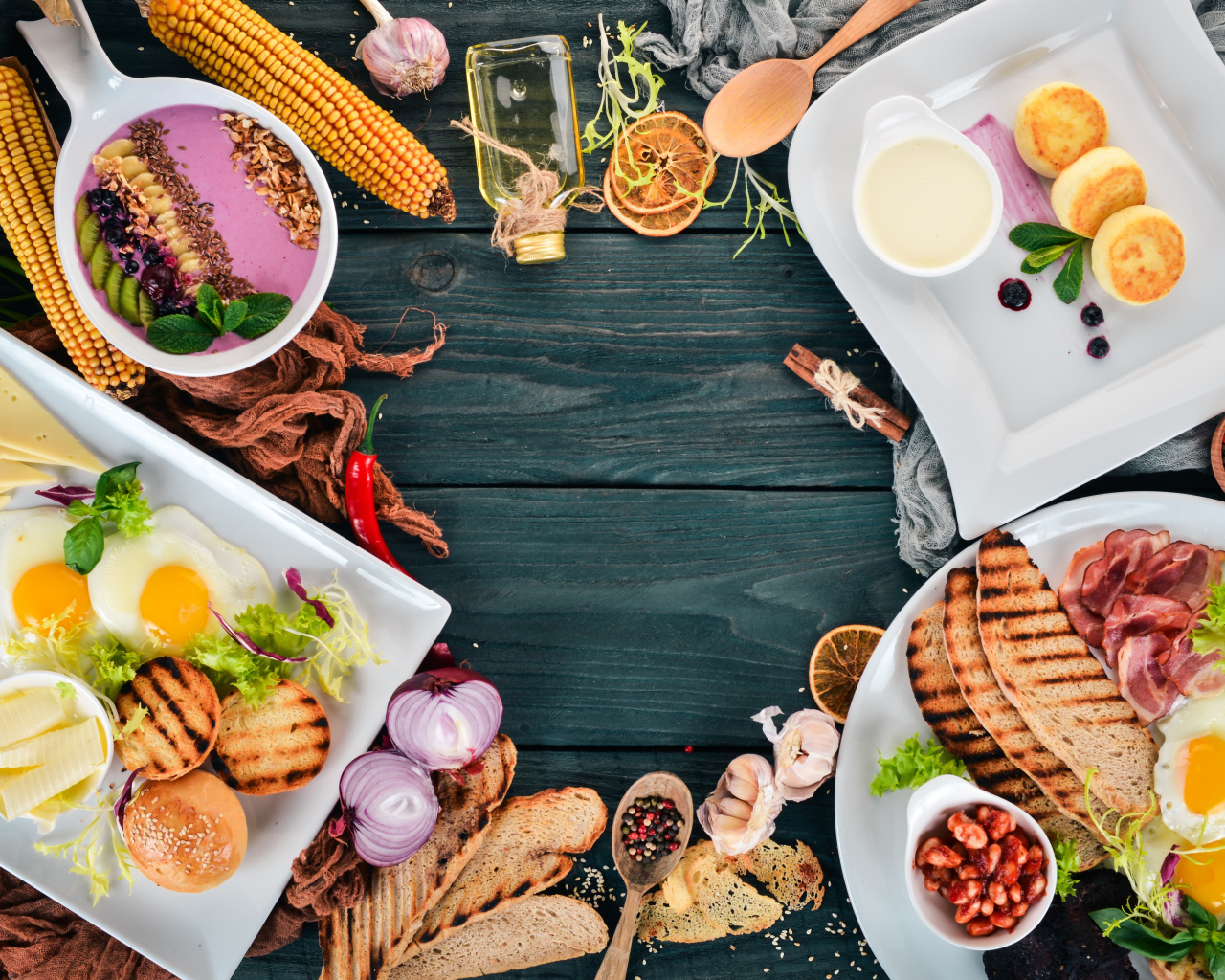 Сытный завтрак на столе со специями 