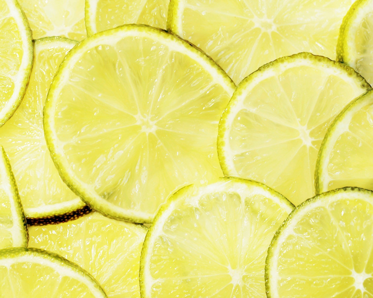 Кружочки лайма крупным планом