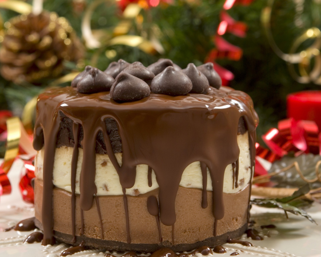 Красивый торт три шоколада на Новый год 