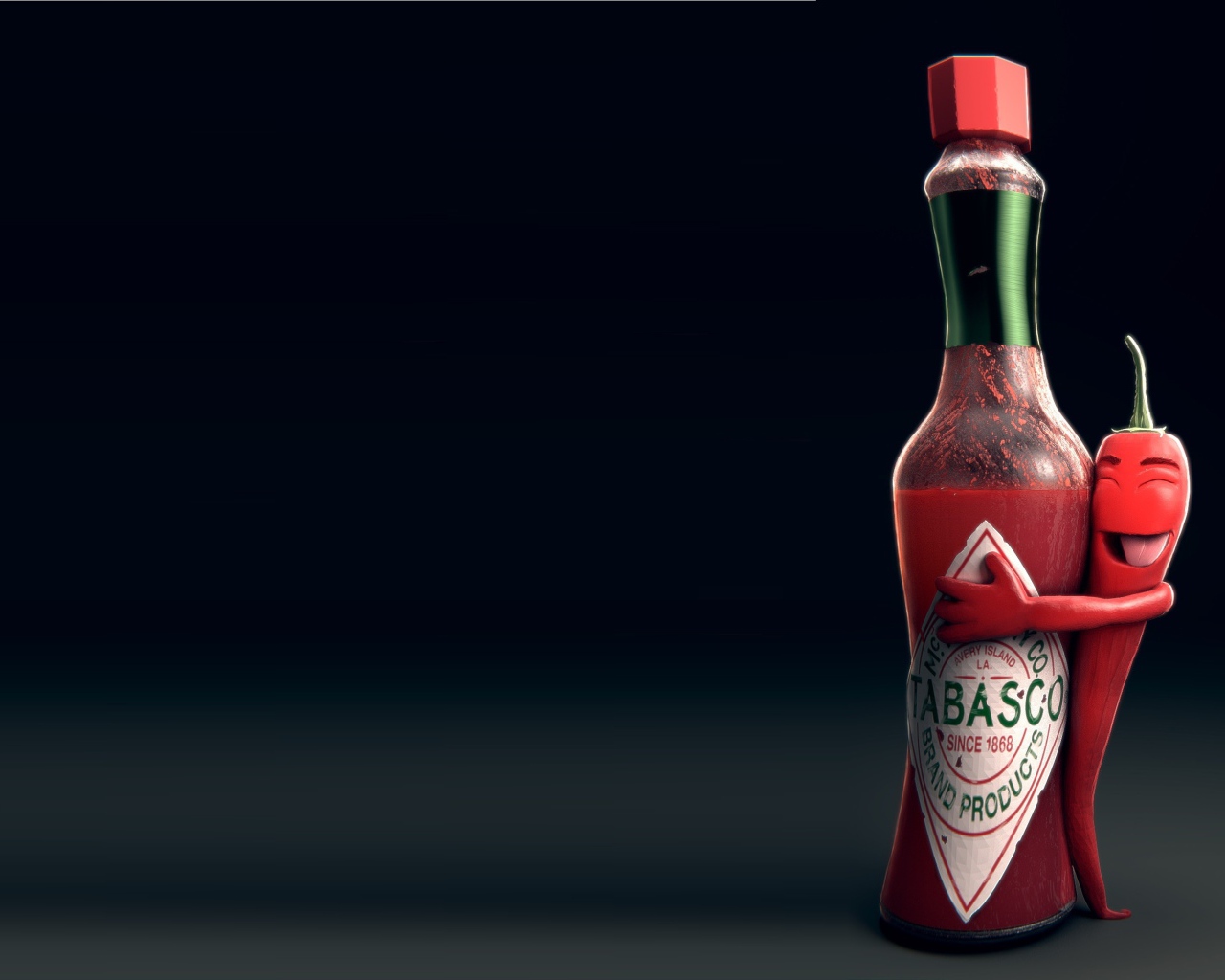 Красный острый перец обнимает бутылку на сером фоне