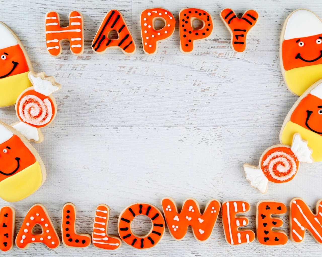 Печенье на столе на праздник Хэллоуин 