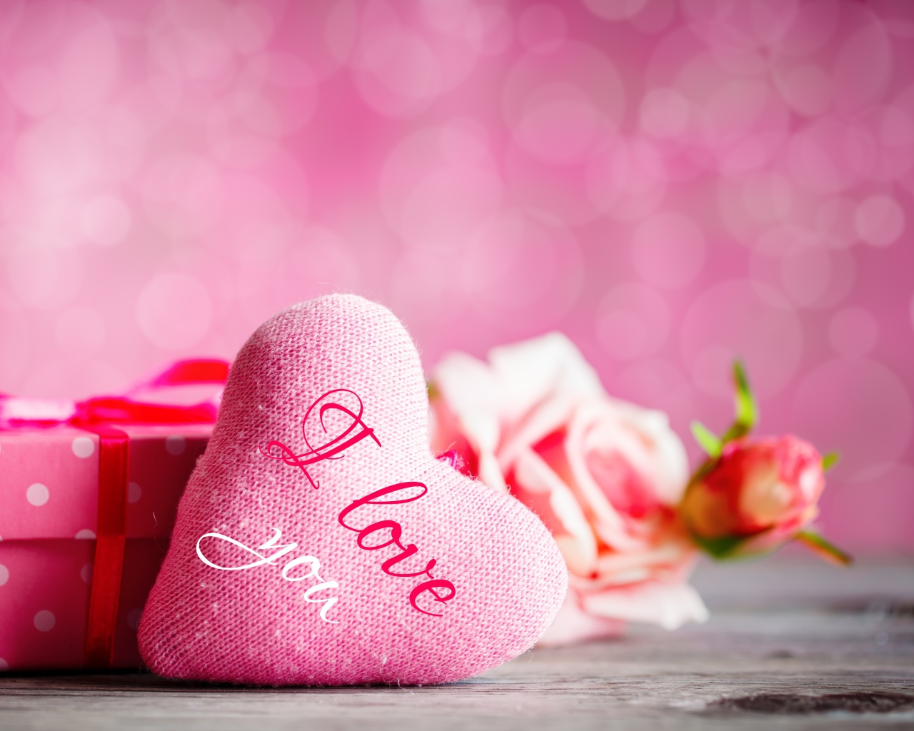 Мягкое розовое сердечко для любимой 