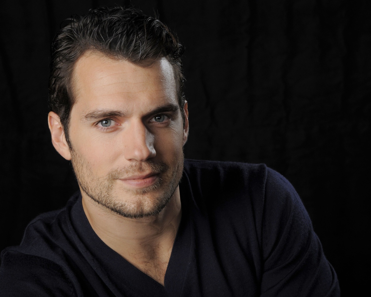 Красивый мужчина, актер Генри Кавилл