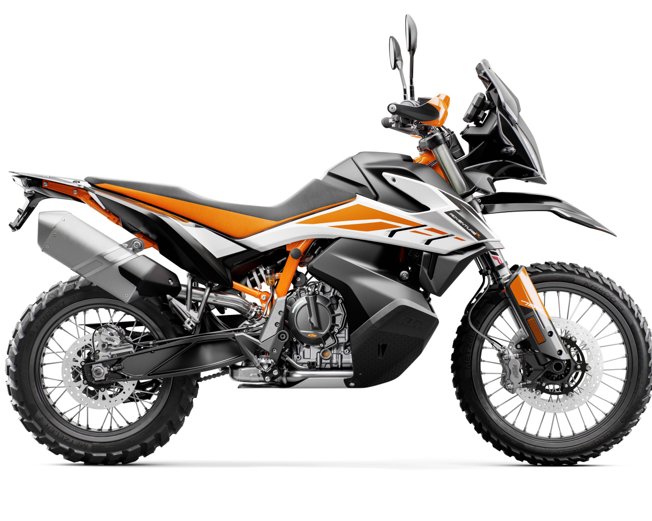 Мотоцикл KTM  790 Adventure R, 2019 года на белом фоне