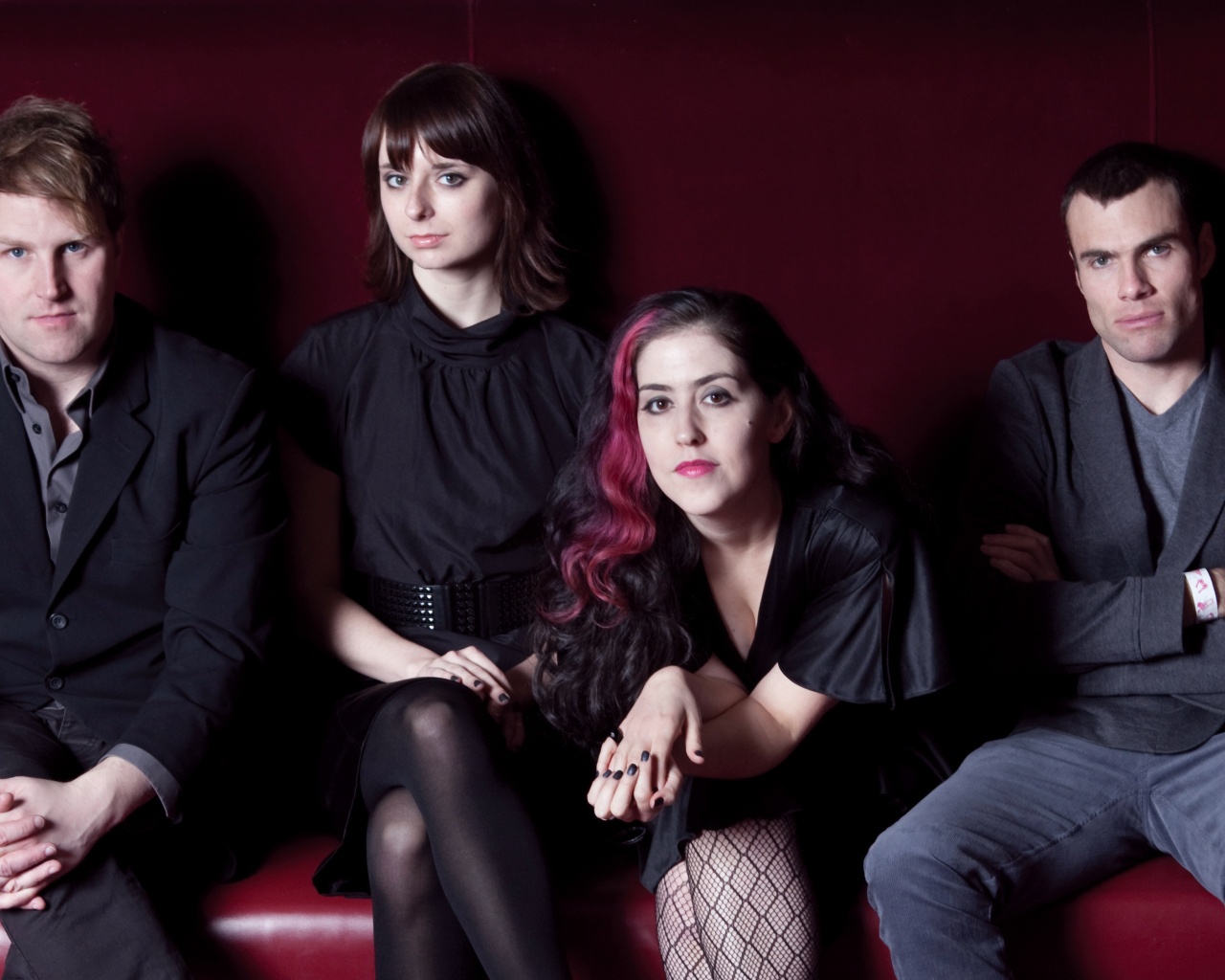 Американская группа Freezepop в черных нарядах