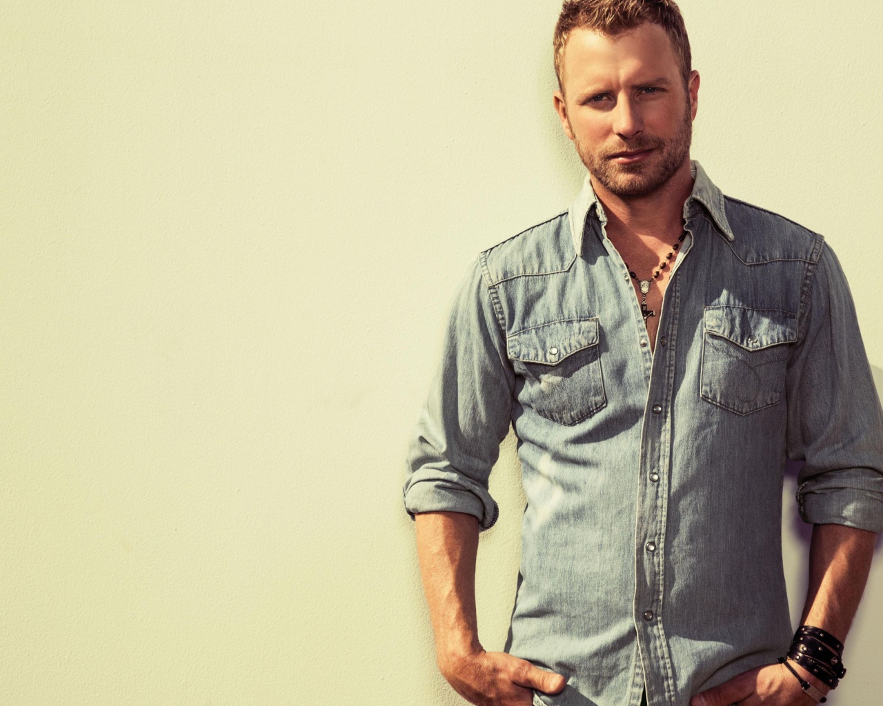 Американский кантри исполнитель Диркс Бентли