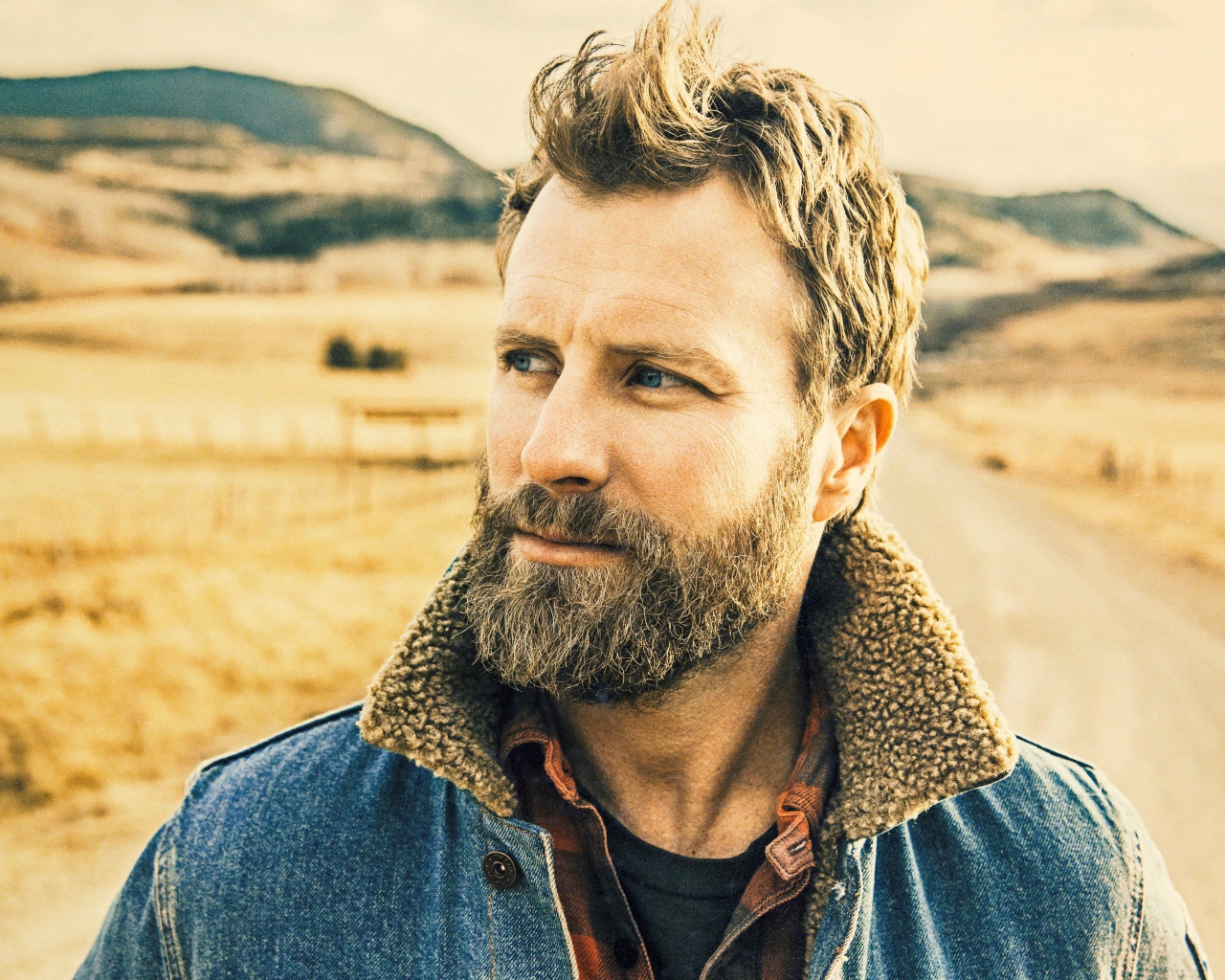 Кантри исполнитель Диркс Бентли с бородой