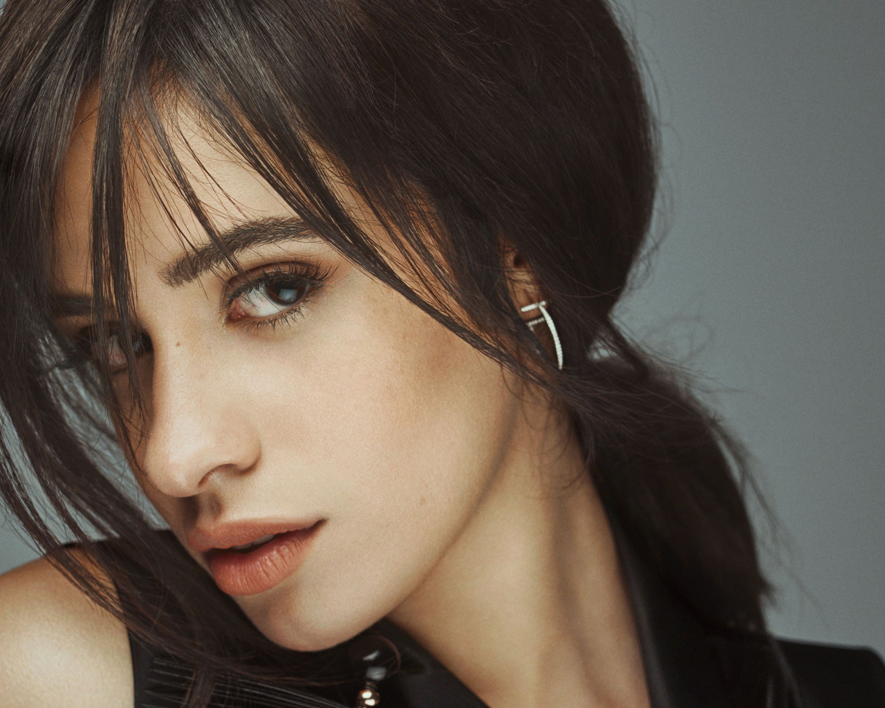 Певица Камила Кабельо лицо крупным планом