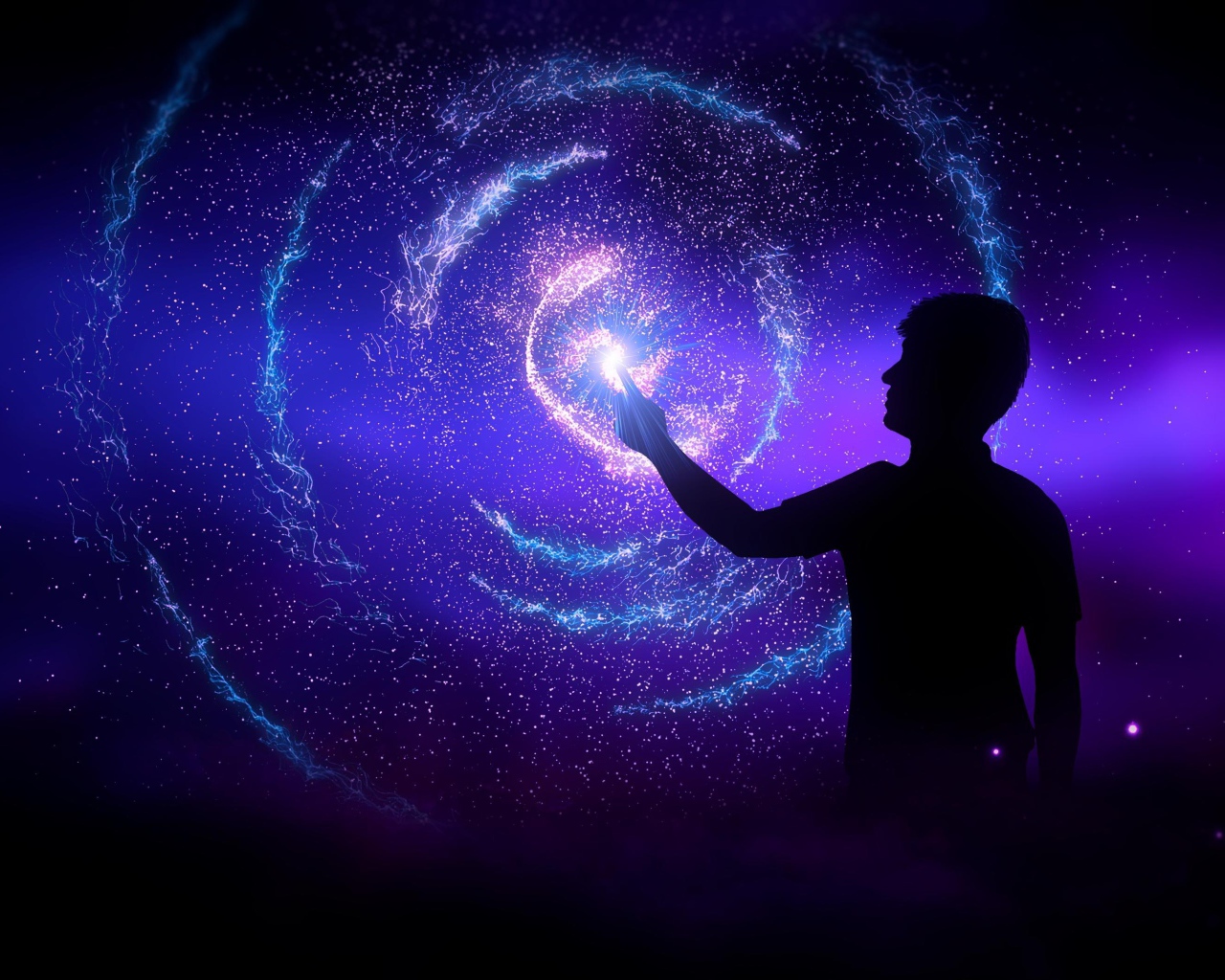 Мужчина прикасается в звездной галактике
