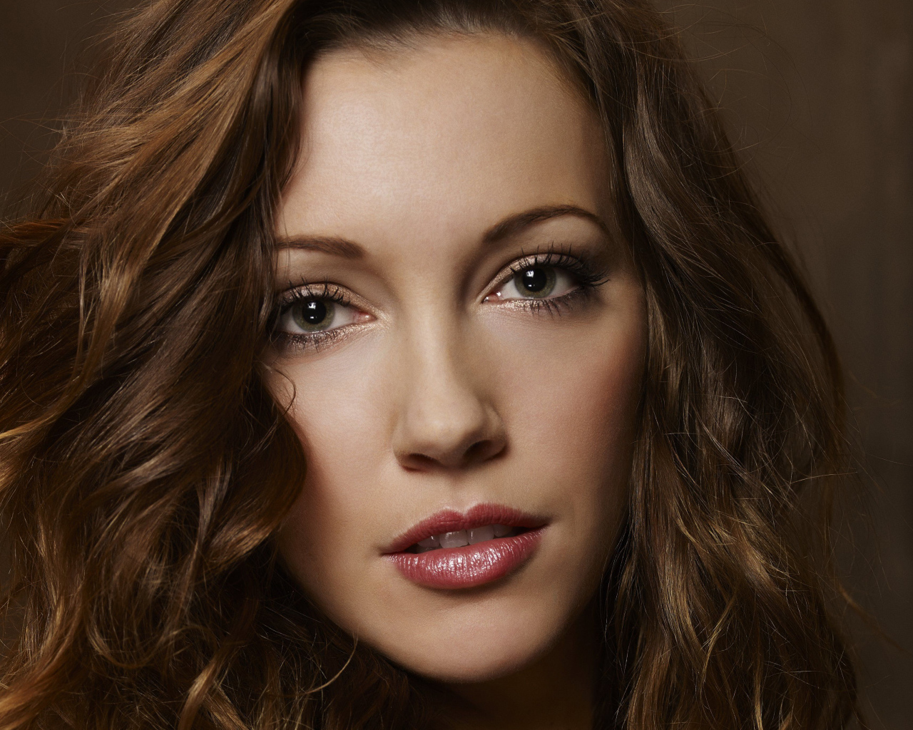 Американская актриса Кэти Кэссиди лицо крупным планом