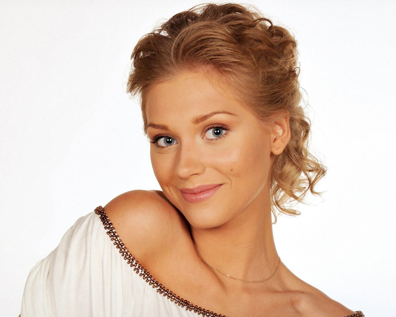 Красивая российская актриса Кристина Асмус