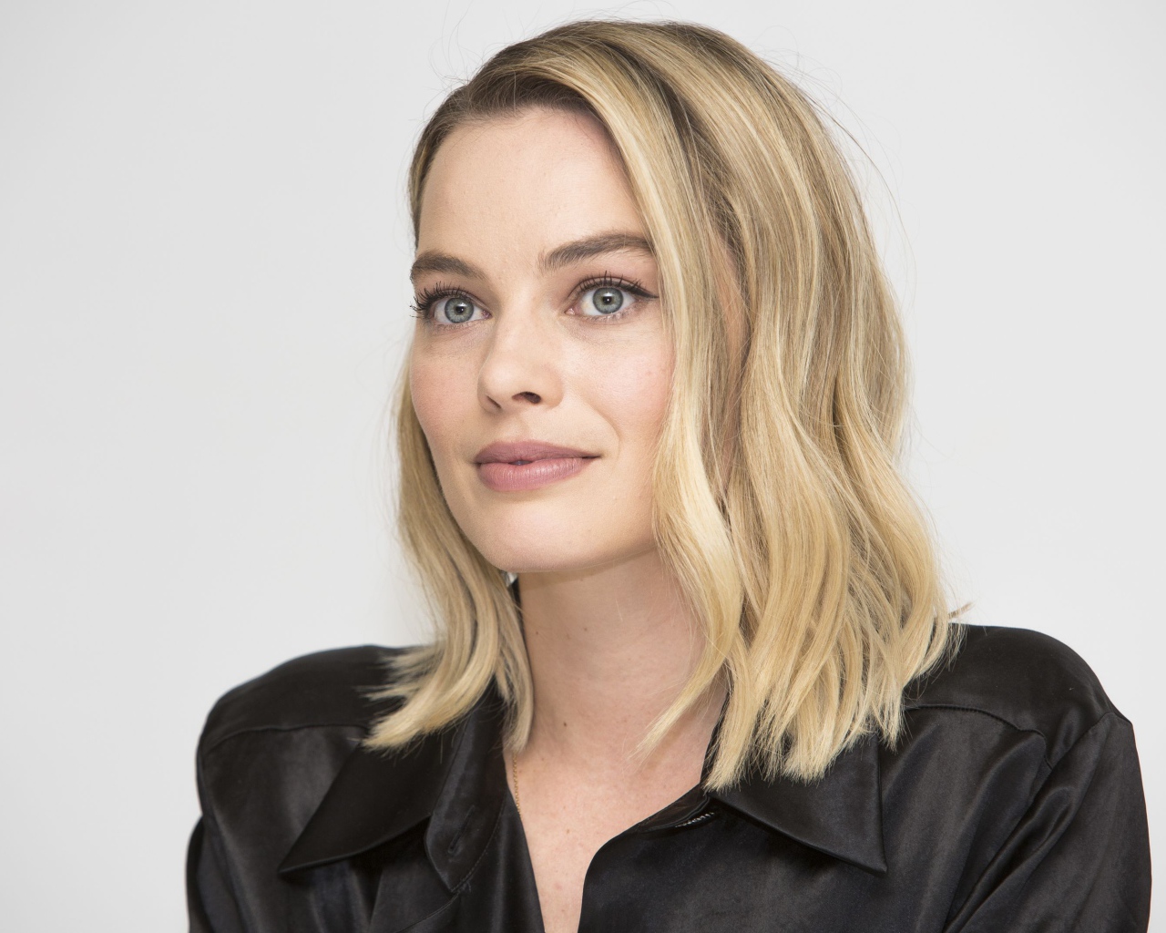 Красивая блондинка, актриса Марго Робби лицо крупным планом