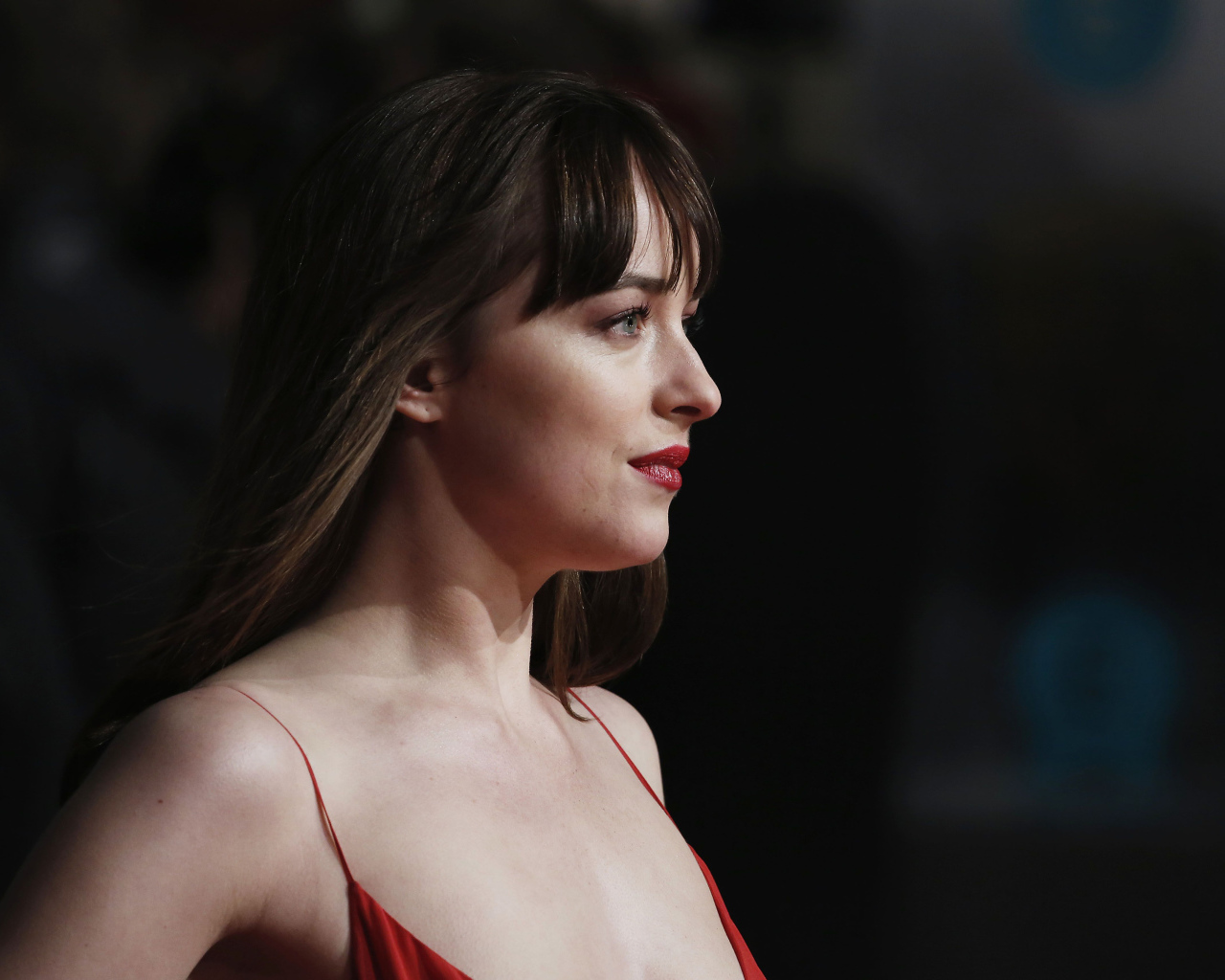 Красивая брюнетка актриса Дакота Джонсон 