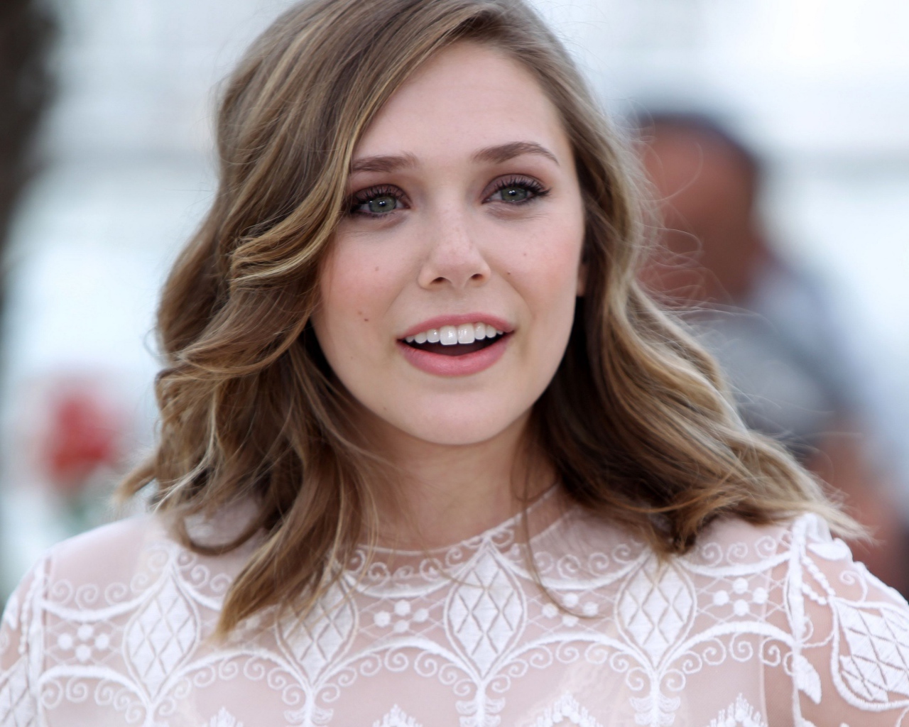 Популярная молодая актриса Элизабет Олсен