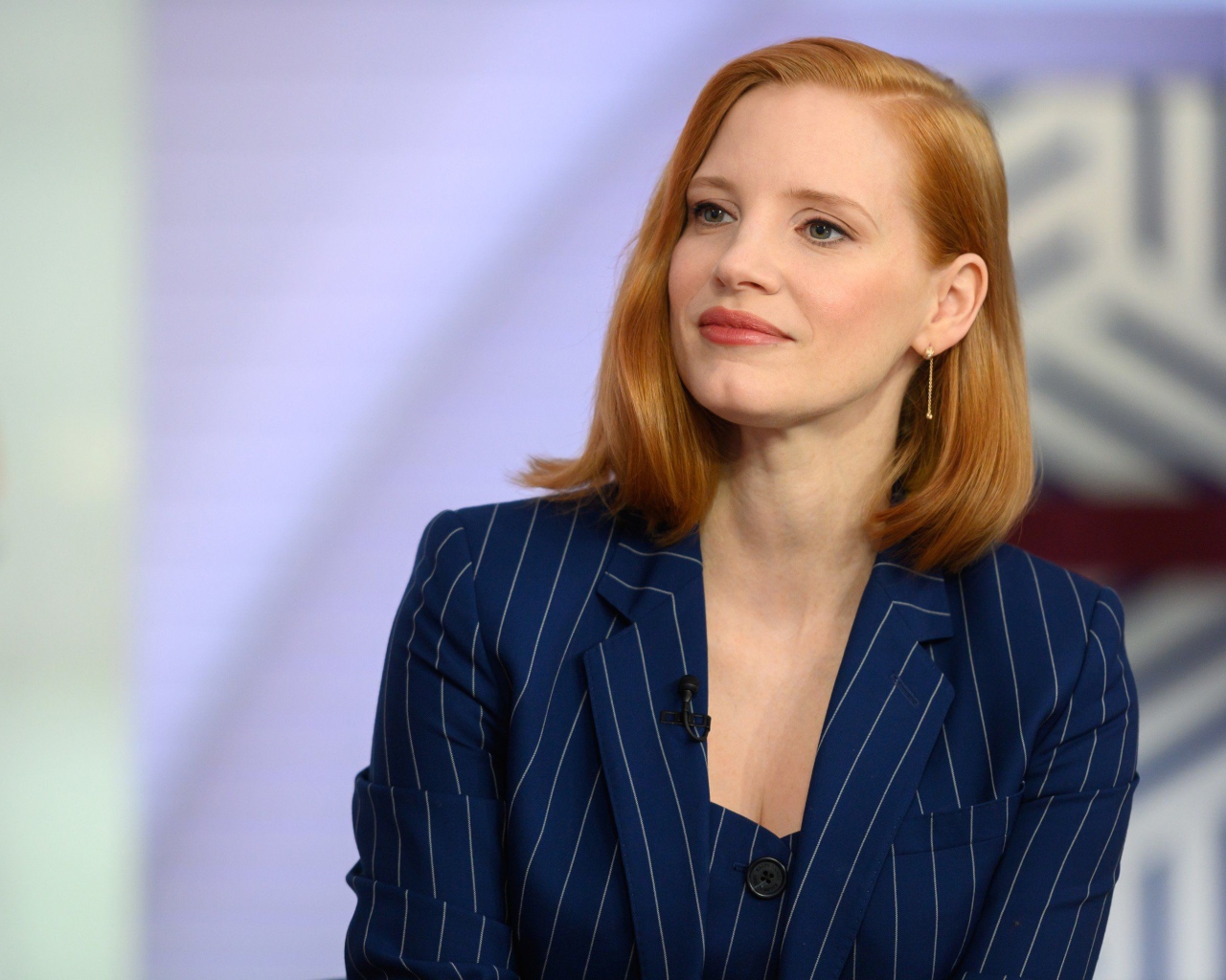 Рыжеволосая актриса Джессика Честейн в костюме