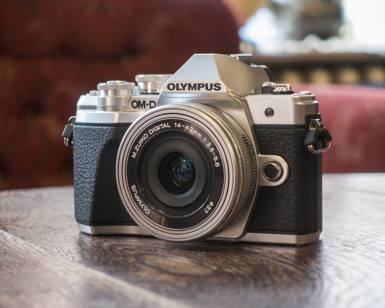 Новый фотоаппарат Olympus OM-D E-M10 Mark III