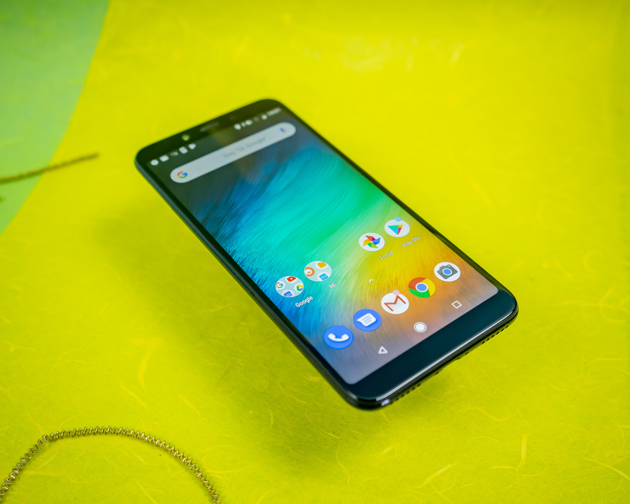 Смартфон Xiaomi Mi A2, 2019 года