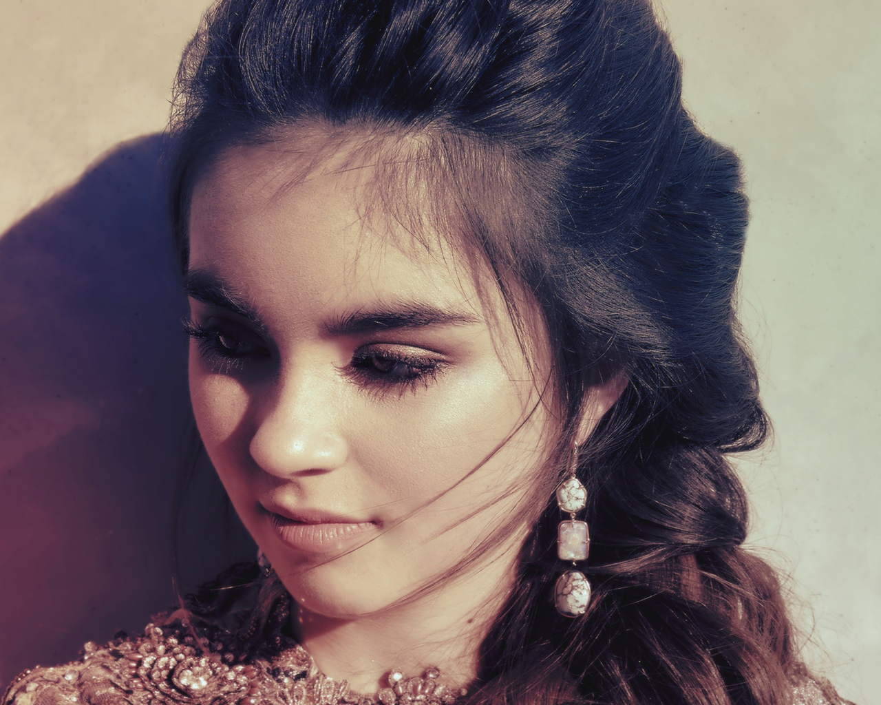 Молодая нежная актриса Ландри Бендер