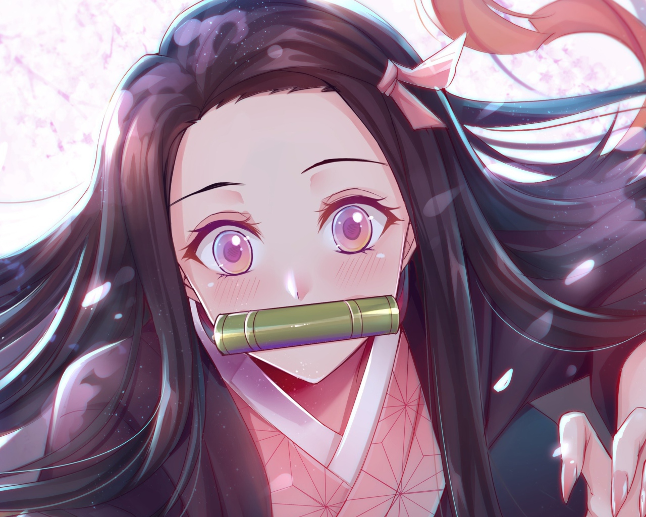 Девушка аниме с губной гармошкой во рту 