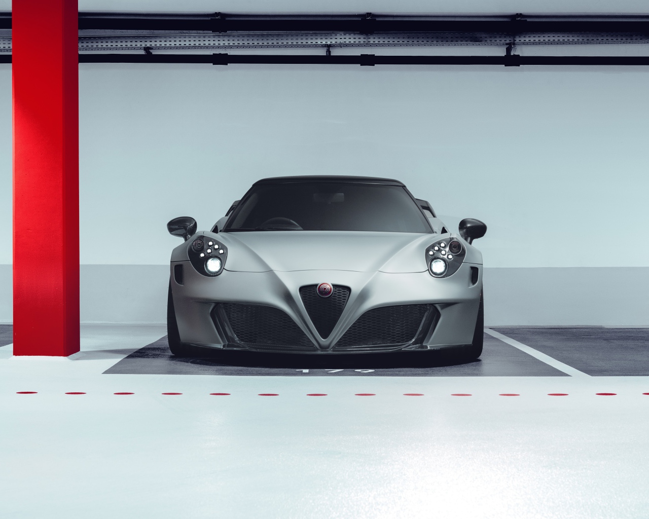 Автомобиль Pogea Racing Nemesis 2020 года 