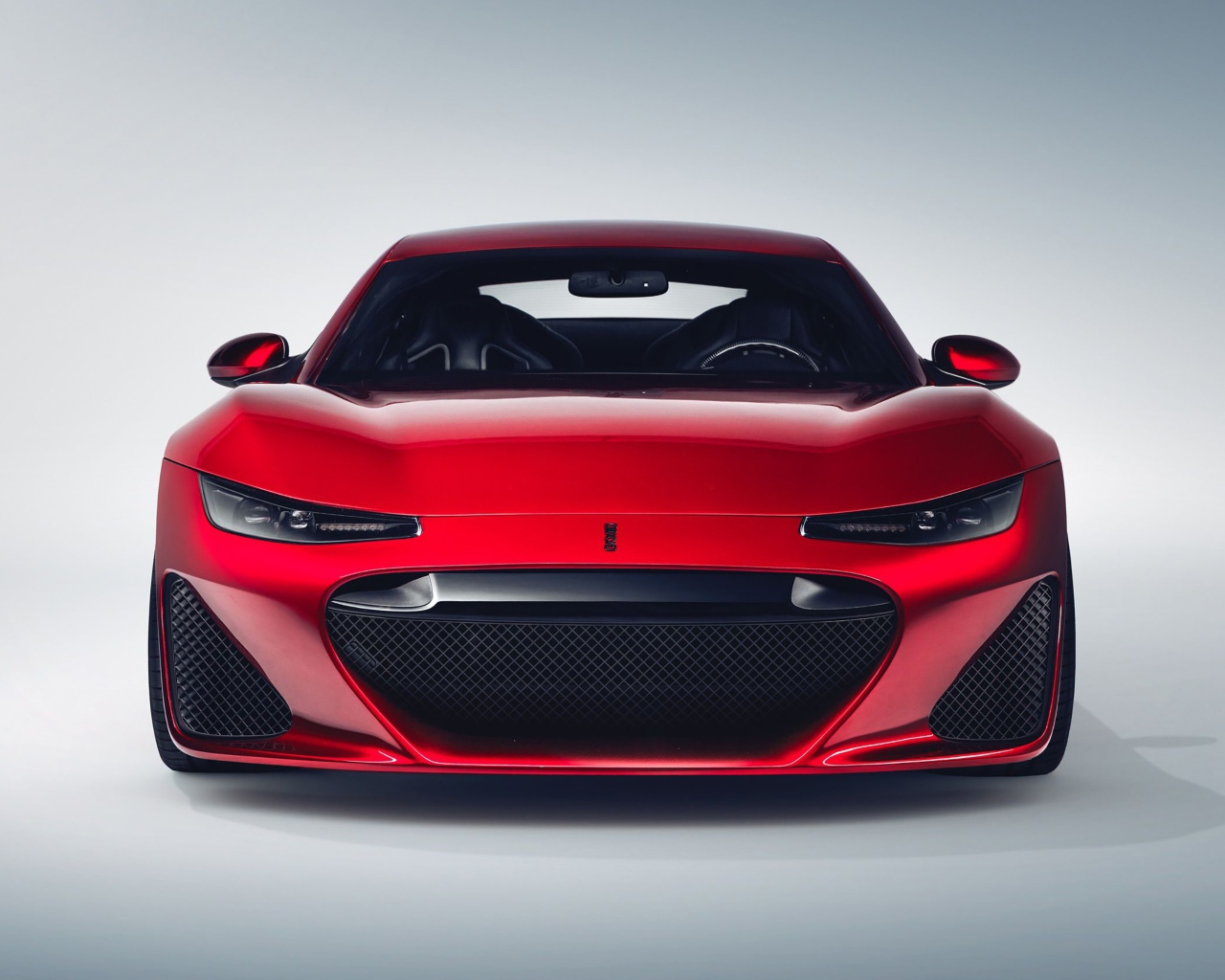Красный автомобиль  Drako GTE, 2020 года вид спереди